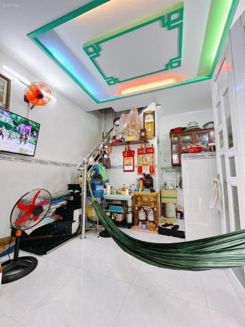 Gần Hoàng Diệu, Phường 4, Q4. Trệt lầu, 4m x 4m. Sổ HR, hoàn công đủ. 1,9 tỷ 14531369