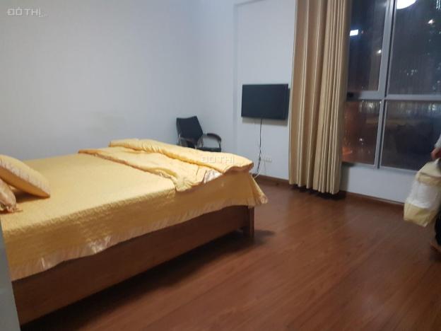 Cho thuê căn hộ 3 phòng ngủ đẹp ở Star Tower, Dương Đình Nghệ 12887268