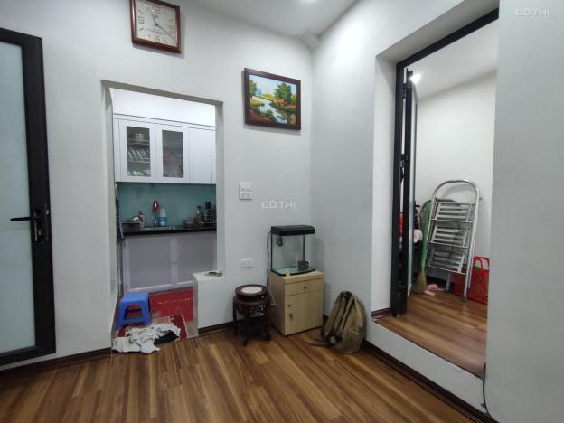Cực Hiếm. Bán căn hộ tập thể phố Quỳnh Mai-Thanh Nhàn, 32m2 2 ngủ, đủ nội thất. Giá 970tr 14560775