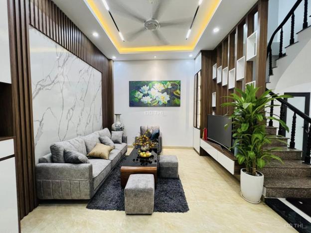 Bán Gấp Nhà Nguyễn Khánh Toàn – 7T Thang máy – Lô Góc – Ngõ Oto Tải – Kinh Doanh - Hạ sâu 3 Tỷ. 14564002