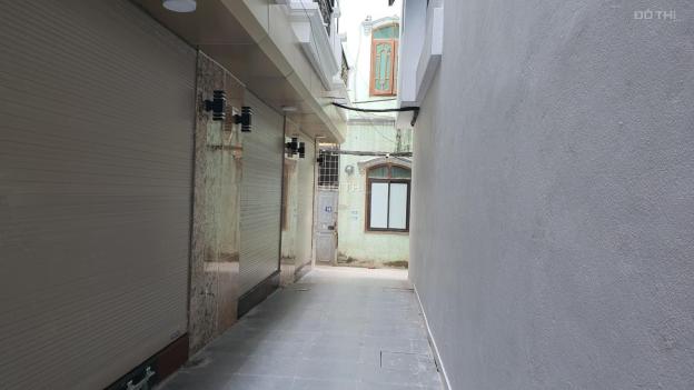 Cấn bán nhà mặt ngõ Hồ Tùng Mậu, Cầu Giấy, DT33m2x5 tầng mới, cách phố 30m, ngõ rộng giá 4,5 tỷ. 14566364