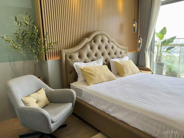 Cho thuê căn Vinhomes Central Park 4pn, 188m2 trang bị đầy đủ nội thất sang trọng 14576431