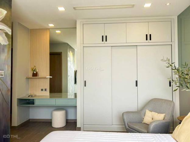 Cho thuê căn Vinhomes Central Park 4pn, 188m2 trang bị đầy đủ nội thất sang trọng 14576431