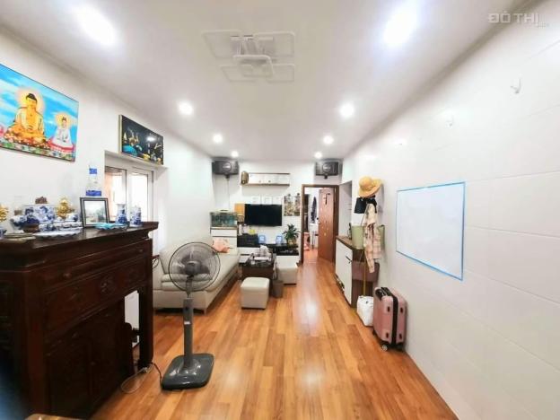 Quan Thổ, Đống Đa, Nhà tập thể 70m, T2, mt 4m, 2,45 tỷ, gần ô tô, vài bước ra phố. 14584566