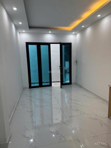 Chính chủ bán nhà Thạch Bàn ngay gần đường Cổ Linh, 31m 5 tầng có sân cổng riêng biệt giá 2 tỷ 850 14584970