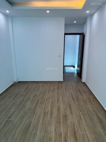 Chính chủ bán nhà Thạch Bàn ngay gần đường Cổ Linh, 31m 5 tầng có sân cổng riêng biệt giá 2 tỷ 850 14584970