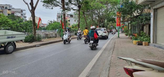 Bán nhà đất C4 phố Trần Đại Nghĩa, DT 180 m2 MT rộng kd 14588409