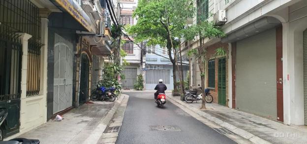 Bán nhà đất C4 phố Trần Đại Nghĩa, DT 180 m2 MT rộng kd 14588409