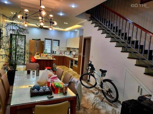 Bán nhà phân lô Hoàng Quốc Việt 60m2 4t chắc chắn lô góc, đường ô tô 7,9 tỷ có sân chơi chung rộng 14588420