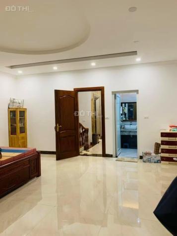 Bán nhà phân lô Hoàng Quốc Việt 60m2 4t chắc chắn lô góc, đường ô tô 7,9 tỷ có sân chơi chung rộng 14588420