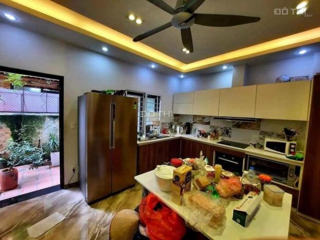 Bán nhà phân lô Hoàng Quốc Việt 60m2 4t chắc chắn lô góc, đường ô tô 7,9 tỷ có sân chơi chung rộng 14588420