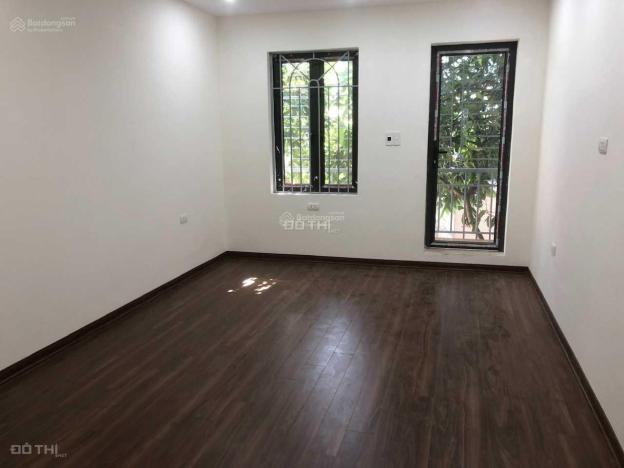 Cho thuê nhà riêng 40m x 2 tầng ô tô đỗ cửa ở Giang Biên giá chỉ 7tr/th 14589899
