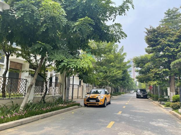 Bán gấp biệt thự song lập Starlake Hồ Tây, diện tích 193m2, hướng Nam, giai đoạn 1, full nội thất. 14591025