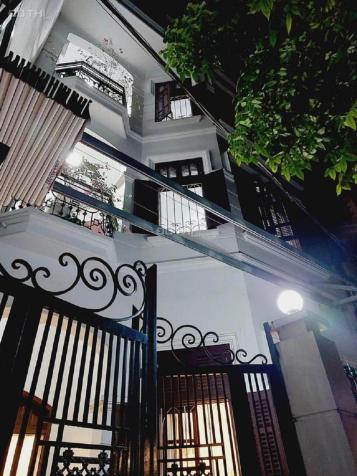 Cho thuê biệt thự Quảng khánh 5 tầng, thang máy, bể bơi, full đô siêu đẹp 14592964