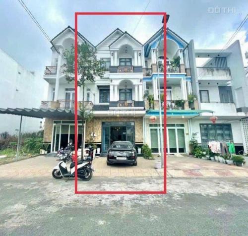Bán nhà 2 lầu đường D10 khu dân cư Hồng Loan lộ giới 30m , Sổ hồng hoàn công 14627793