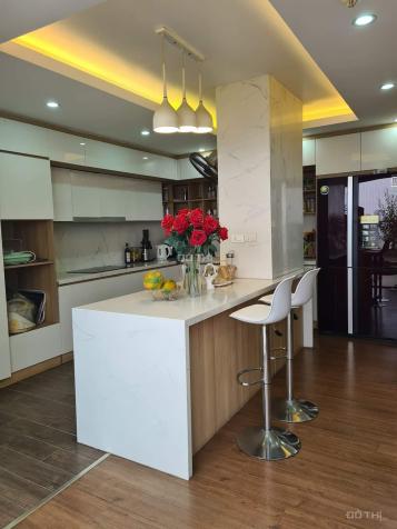Bán gấp căn chung cư duplex 209 m2 giá tốt tại 136 Hồ Tùng Mậu 14631485