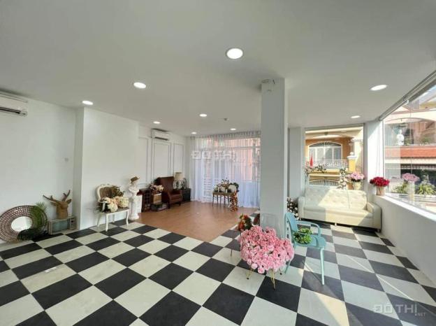 Cho thuê nhà ngang 7m mặt tiền 3D Thích Quảng Đức, Phú Nhuận 14650247