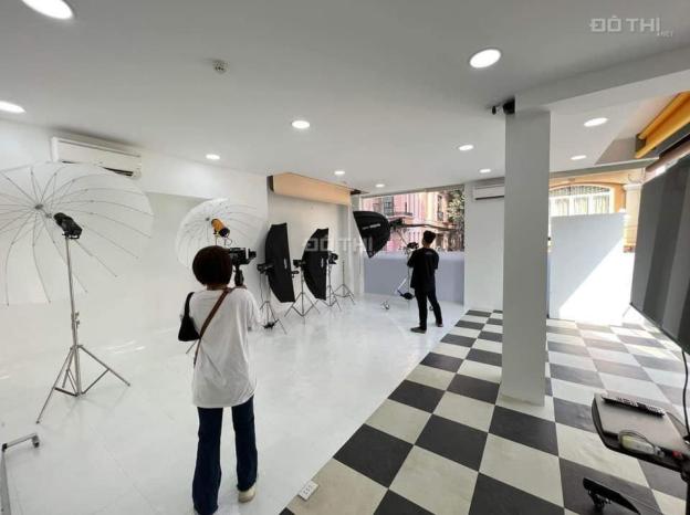 Cho thuê nhà ngang 7m mặt tiền 3D Thích Quảng Đức, Phú Nhuận 14650247