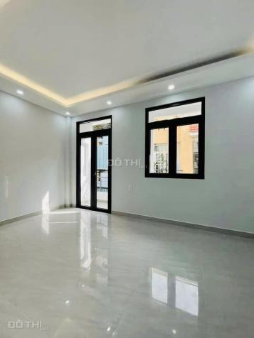 Cho thuê nhà mới đúc 3 tấm mặt tiền kinh doanh Lê Hồng Phong, Quận 10 14651389