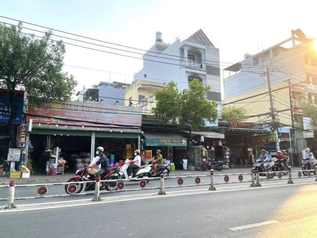 Bán nhà MTKD sầm uất Lê Văn Qưới, DT: 4 x 22m, cấp 4, Giá: 12.5 tỷ. Lh: 0934196986 14657594