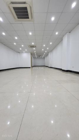 Cho thuê văn phòng đại diện mặt phố Linh Lang 48m2 vuông vắn vào luôn 14665744