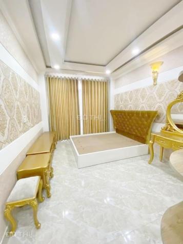 Cho thuê nhà hơn 250m2 sử dụng đường Trần Quang Diệu Quận 3 14670300