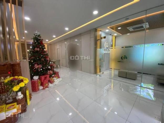 Cho Thuê Nhà Mặt Tiền Trần Nhật Duật, Quận 1 - DTSD 300m2 14673340