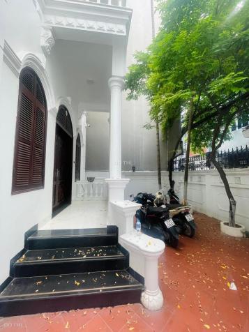 Bán Biệt Thự 3 tầng mặt đường Nguyễn Khang - Mặt tiền gần 10m 14701286