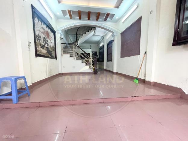 CHO THUÊ nguyên nhà 3,5 tầng ở lô 22 Lê Hồng Phong, ô tô đỗ cửa chỉ 8 triệu / tháng 14705503
