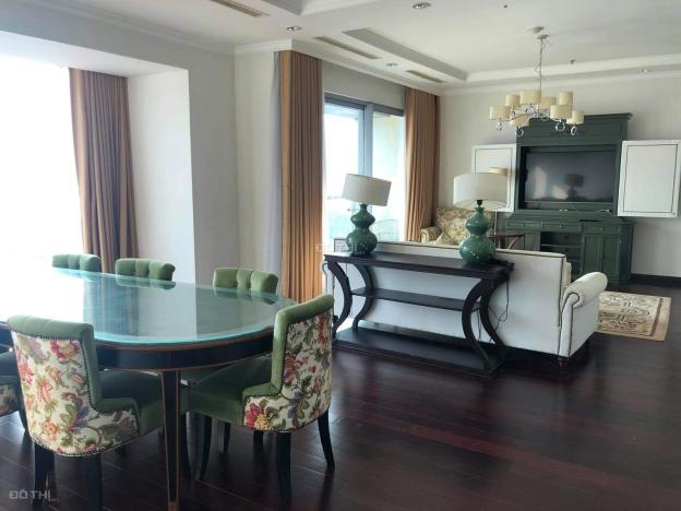 Cho thuê căn hộ Vincom center, Quận 1, DT 157m2, 3PN, view Hồ bơi 14747425