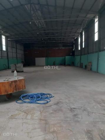 Nhà xưởng ở Hoàng Quốc Việt DT 680m2, xa dân, công vào thuận tiện, giá chỉ có 20tr/tháng 14761115