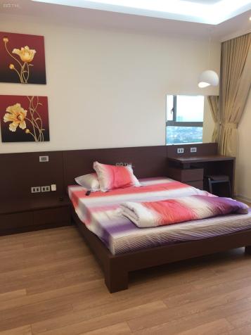 Bán căn hộ Vinhomes Nguyễn Chí Thanh, 3 phòng ngủ, tặng kèm nội thất, bàn giao nhà luôn, sổ lâu dài 14762491