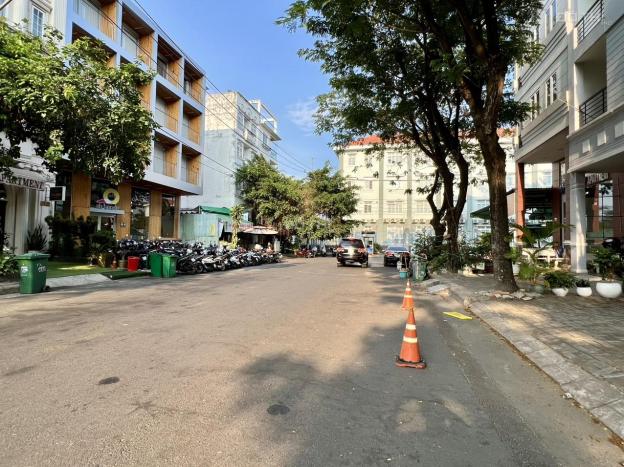 Bán nhà phố 5 lầu mặt tiền Cao Triều Phát, khu Hưng Gia 3, Phú Mỹ Hưng 14772642