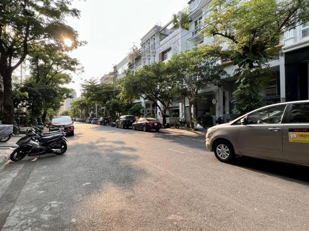 Bán nhà phố 5 lầu mặt tiền Cao Triều Phát, khu Hưng Gia 3, Phú Mỹ Hưng 14772642