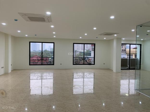 Cho thuê sàn văn phòng Tố Hữu, dt 120 m2/tầng, mặt tiền 12m, sàn thông 14779846