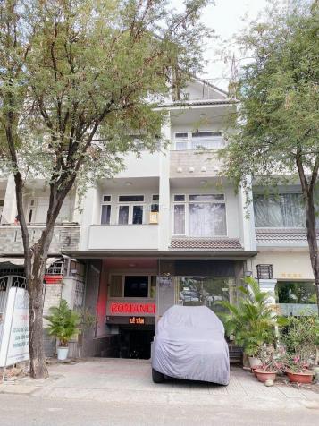 Bán gấp hai căn nhà nối đuôi nhau, hai mặt tiền. Mỗi căn có diện tích 7x18m. 14786061