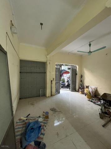 Cho thuê nhà riêng Tố Hữu- Trung Văn, dt 70 m2 x 3 tầng, oto đỗ cửa 14809487