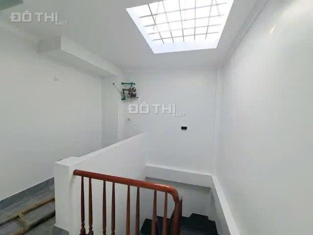 Bán nhà phố Tân Mai 35m2 x 5T, nhà mới, vài bước ra ô tô. Sổ đỏ vuông, chính chủ. 14816877