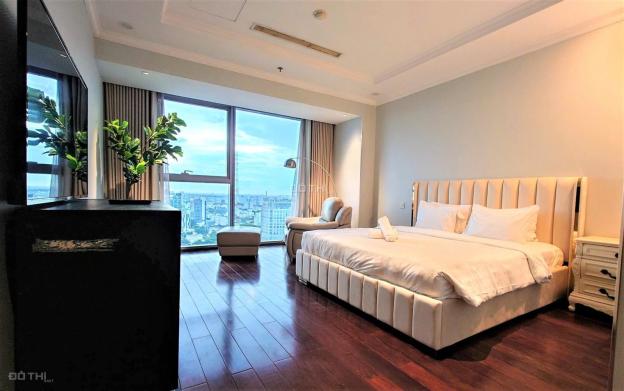 Cho thuê căn hộ Vincom Đồng Khởi, 160m2, 3PN view Nhà thờ Đức bà, Q.1 14819144