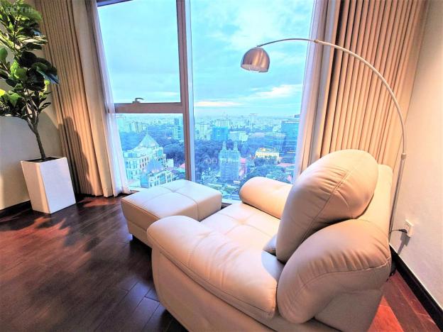 Cho thuê căn hộ Vincom Đồng Khởi, 160m2, 3PN view Nhà thờ Đức bà, Q.1 14819144