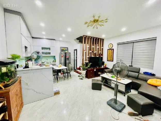 Bán Nhà Hào Nam 42m2 5 tầng MT 5m 11 tỷ - Nhà đẹp - Đón Tết 14836935