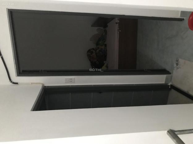 Bạn nhà: 5/44 Bình trị đông, BTĐ A, Bình tân. Hẻm 4m. DT: 3*10 (1 trệt, 3 lầu). SHR. Giá: 3,95tỷ 14837297