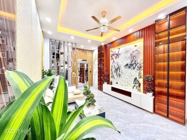 Ô tô đỗ cửa- 6 tầng thang máy- 8,9 tỷ- dt38m2- mt4,2- Trung Tâm Cầu Giấy 14839089