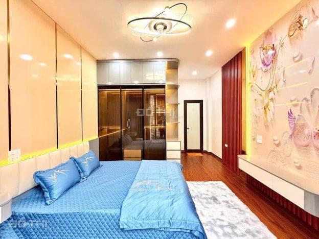 Ô tô đỗ cửa- 6 tầng thang máy- 8,9 tỷ- dt38m2- mt4,2- Trung Tâm Cầu Giấy 14839089