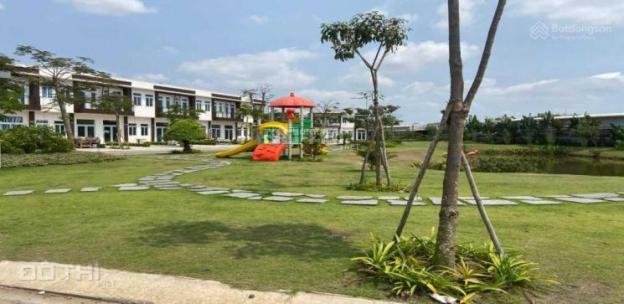 Bán căn nhà góc phố 2 mặt tiền ; DT 100,5m2 ; Khu Biệt Thự Trần Anh Riverside - Bến Lức ; giá 2tỷ7 14840443