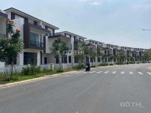 Bán căn nhà góc phố 2 mặt tiền ; DT 100,5m2 ; Khu Biệt Thự Trần Anh Riverside - Bến Lức ; giá 2tỷ7 14840443