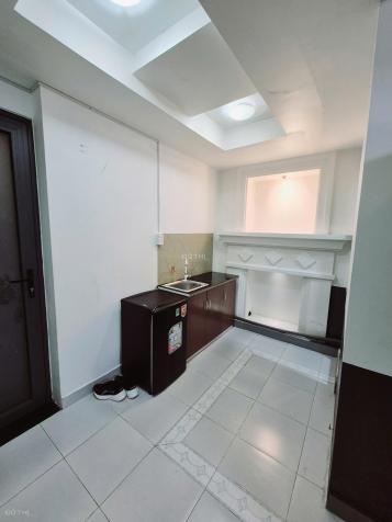 Chính chủ cho thuê phòng trọ quận Tân Phú giá rẻ, 30m2 có tách bếp và nội thất 14840478