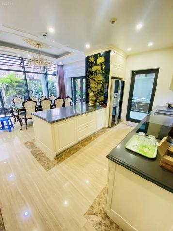 Bán nhà mặt phố tại Phường Dịch Vọng, Cầu Giấy, Hà Nội diện tích 268m2 giá 72 Tỷ 14858291