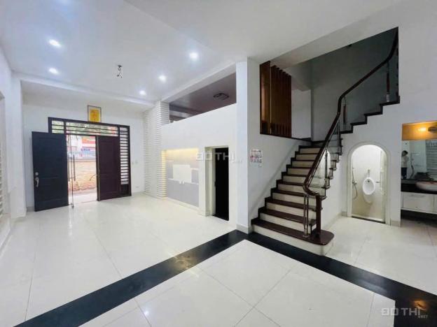 Cho thuê biệt thự Mỹ Đình 2 200m2 4 tầng full nội thất giá 50 triệu 14866079