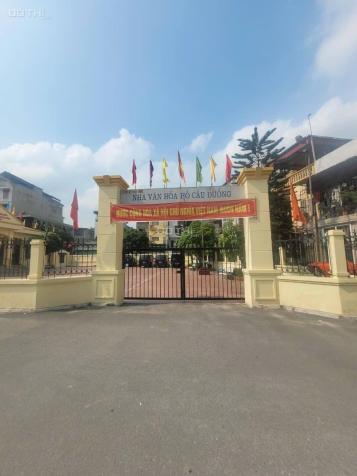 BÁN ĐẤT ĐẤU GIÁ LÒNG HỒ CẦU ĐUỐNG, YÊN VIÊN,105m2 MT 5m, OTO TRÁNH giá 9.975 tỷ lh 0986364796 14874614